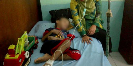 Polisi didesak segera cari ibu penyiksa bocah di Riau