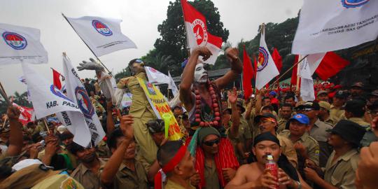 Persatuan kepala desa demo ancam boikot Pemilu