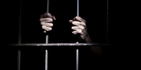 Kejanggalan pengakuan polisi soal tewasnya tahanan Polres Jakbar