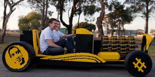 Ini baru canggih! Mobil Lego Life-Size bertenaga angin!