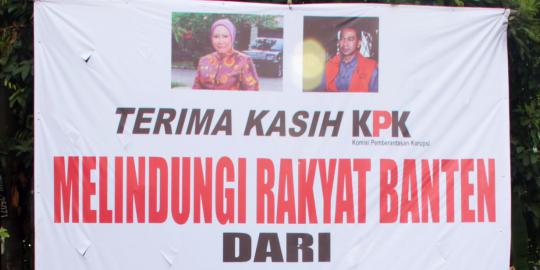 Jelang hari ibu, aktivis beri foto koruptor wanita ke KPK