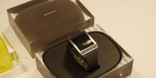 Samsung Galaxy Gear diperbarui, lebih canggih dan modern