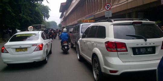 Parkir pinggir jalan, Pemprov DKI bakal kenakan tarif Rp 5.000