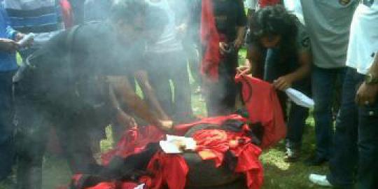 LSM dikeroyok massa beratribut PDIP usai demo di DPRD Boyolali