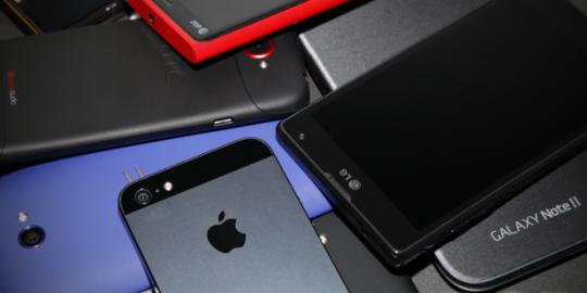 10 Smartphone paling dicari pengguna Indonesia selama 2013