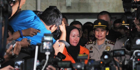 ratu atut hanya kenakan baju training rev1