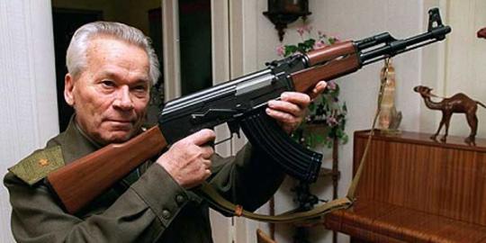 Penemu senapan AK-47 Mikhail Kalashnikov meninggal