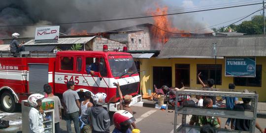 Kantor TVOne terbakar, belasan mobil damkar dikerahkan ke lokasi