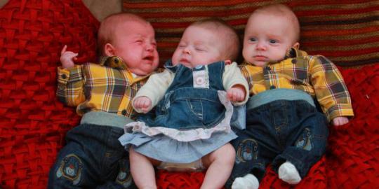 Setelah kehilangan 4 bayi, wanita ini lahirkan 3 bayi kembar!