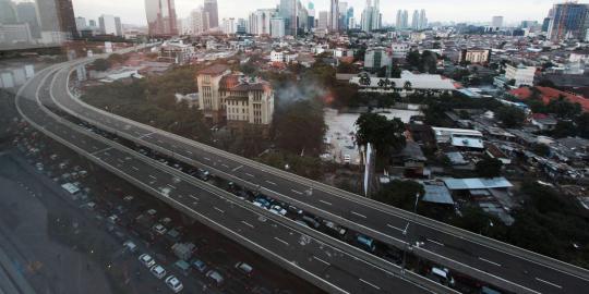 Jokowi sebut banyak kekurangan di Jalan Layang Kampung Melayu