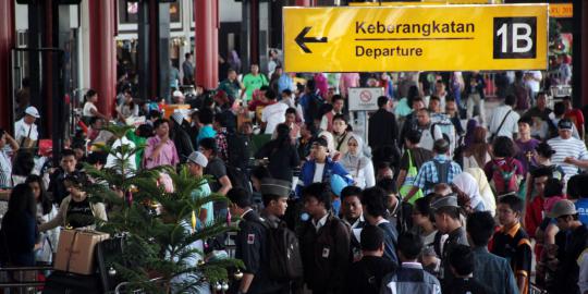 Kepadatan Bandara Soekarno-Hatta jelang libur tahun baru