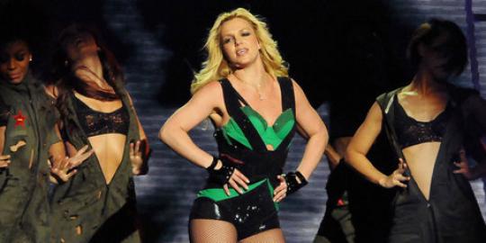 Album tak laku, Britney Spears musuhi Beyonce?