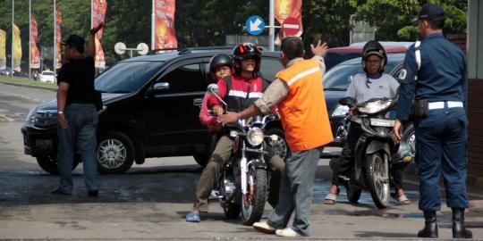 Pintu M1 bandara ditutup, pengendara bingung jalur alternatif