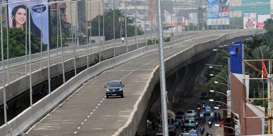 Jokowi resmikan flyover Casablanca, Ahok rapat kinerja 2014