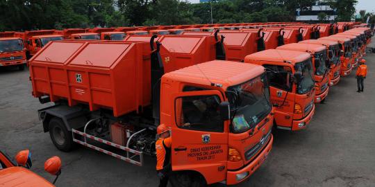 Angkut sampah malam tahun baru di Ancol 25 truk 