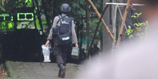 Warga mengenal Rojak sebagai karyawan PT Indocement