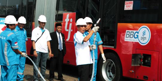 Jokowi tagih janji Pertamina dan PGN bangun 45 SPBG di Jakarta