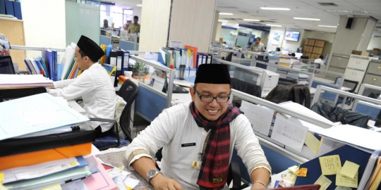 seluruh pns jakarta diwajibkan pakai baju betawi rev2