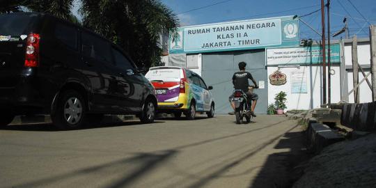 Jusuf Kalla besuk Atut di Rutan Pondok Bambu, pengunjung heboh