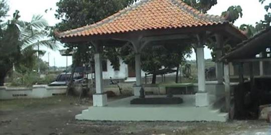 Warga Kendal protes pembangunan makam wali di sekitar masjid