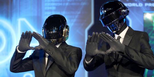 Ajak masuki Piramid, Daft Punk segera rilis buku bulan ini!