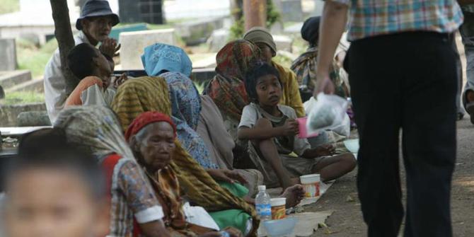 Jumlah orang  miskin  di  Indonesia  tujuh kali penduduk 
