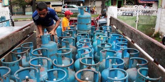 Harga makin mahal, gas elpiji 12 kg tak laku