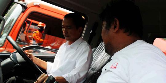 Jokowi beri waktu Ahok 3 bulan tinggalkan mobil dinas