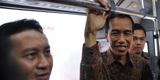 Jokowi jamin tarif bus Transjakarta tak akan naik