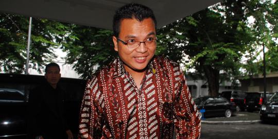 Didampingi 4 pengacara, Denny laporkan loyalis Anas ke Polri