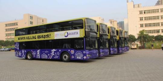 Terkendala cuaca, bus tingkat wisata Jakarta tiba pekan depan