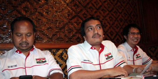 denny dampingi bambang widjojanto temui sby rev2