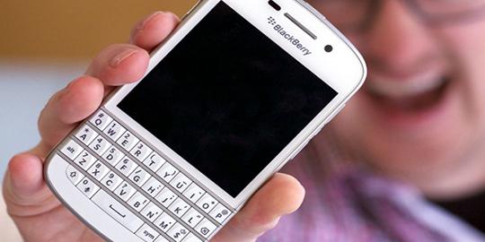 BlackBerry diminta ganti rugi pelanggan BB10 yang pakai BIS