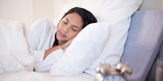 Tidur dengan posisi miring memperparah penyakit glukoma?