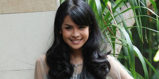 Maudy Ayunda kolaborasi dengan artis Youtube internasional