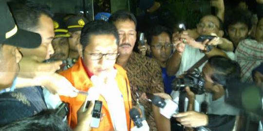 Orang tak dikenal pecahkan telur di kepala Anas