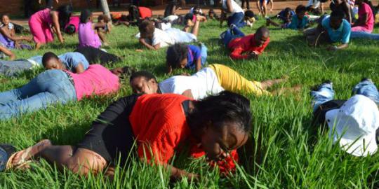 Pastor Afrika Selatan suruh jemaatnya makan rumput