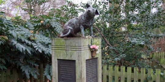 statue london rev1