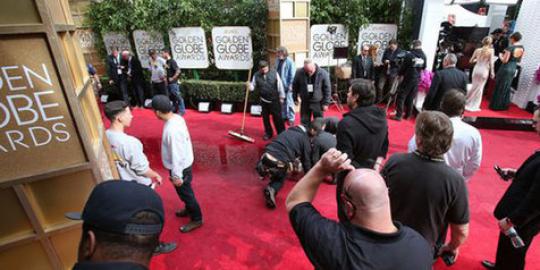 Golden Globes 2014 diwarnai insiden red carpet basah