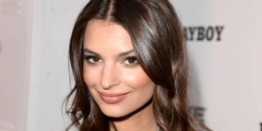 3 Trik cantik dari model seksi Emily Ratajkowski