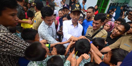 Pembelaan-pembelaan Jokowi Jakarta kena banjir lagi