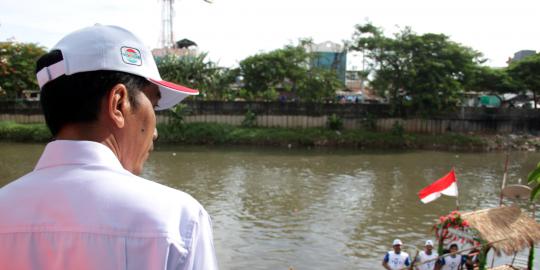 Jokowi: Satu problemnya, air dari Bogor harus dicegat!