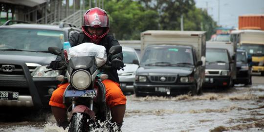 Ahok sindir pemerintah pusat agar bantu DKI atasi banjir