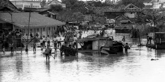 Hikayat banjir Jakarta dari era Jenderal Coen sampai Jokowi
