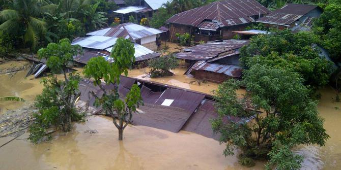 Banjir di  Sulawesi Utara 13 korban tewas dan 40 000 