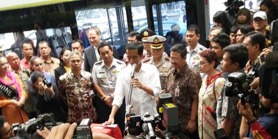 Jokowi jajal bus tingkat wisata dari HI ke Monas