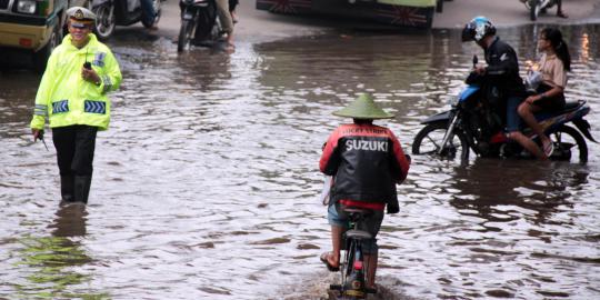 Jangan latah sebar hoax, sungai di Jakarta masih normal!