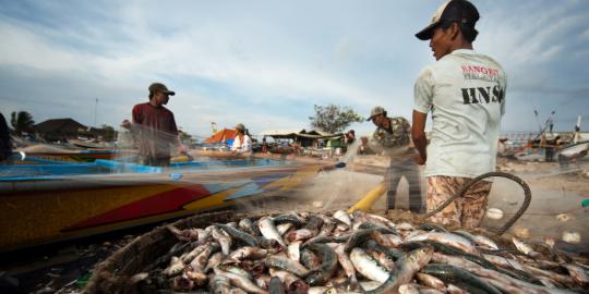 Cuaca buruk, 2.000 nelayan Bekasi menganggur