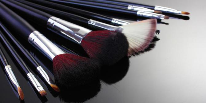 7 Alat make up yang harus dimiliki untuk tata rias ...