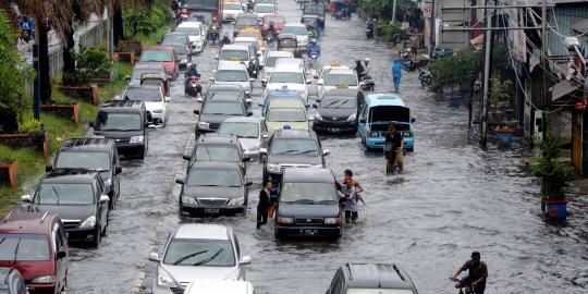 Banjir Jakarta, jalan jalan ini tidak bisa dilalui kendaraan